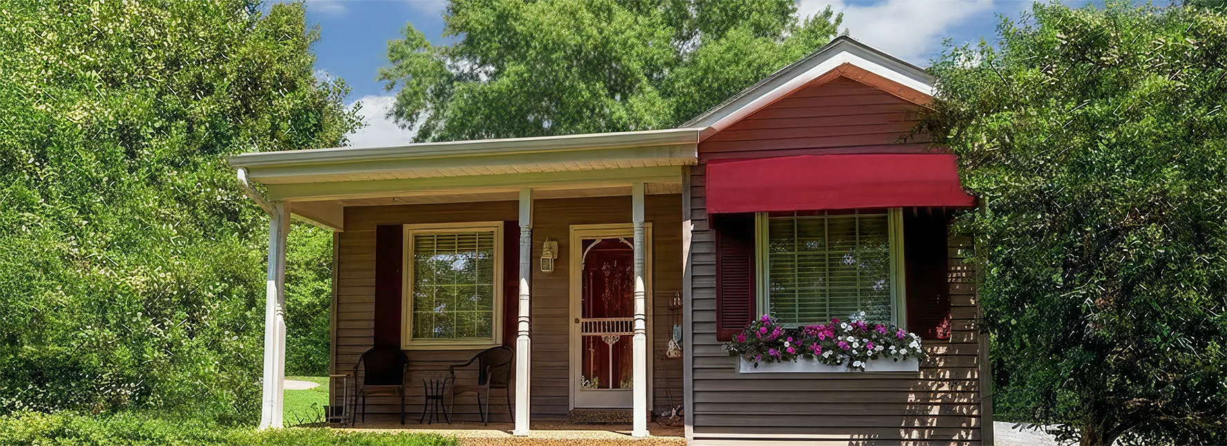 Magnolia Cabin — a wooded romantic retreat near Nashville
