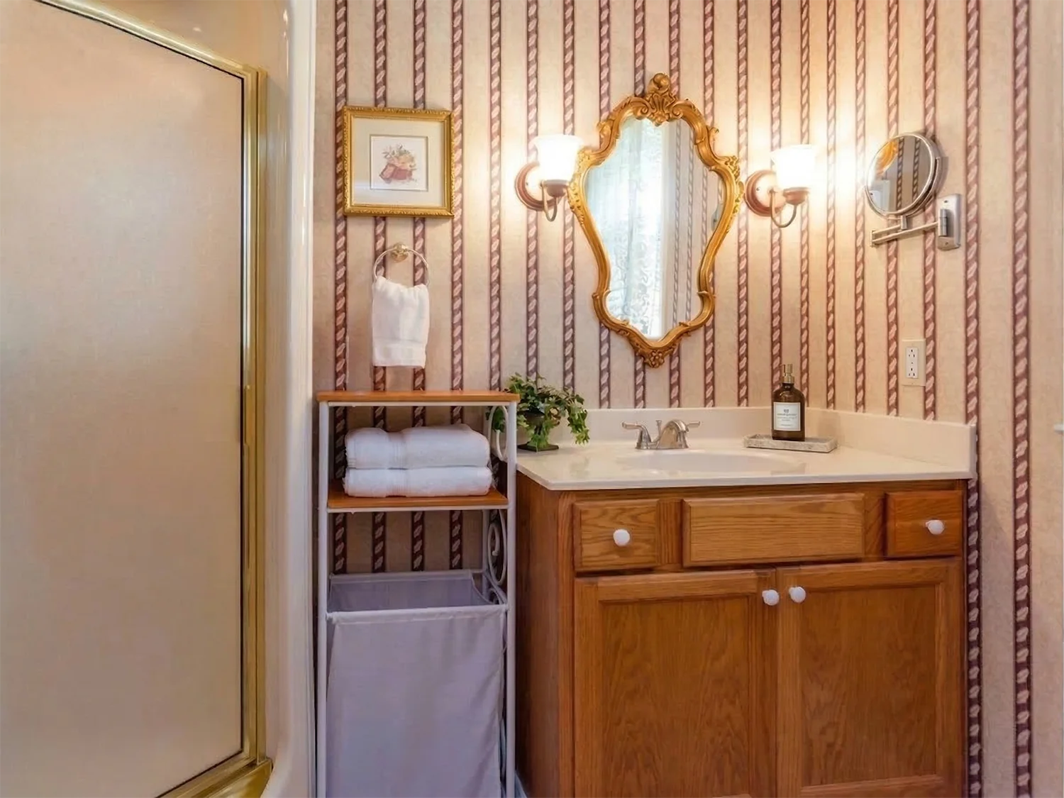 Magnolia Cabin gallery image 5